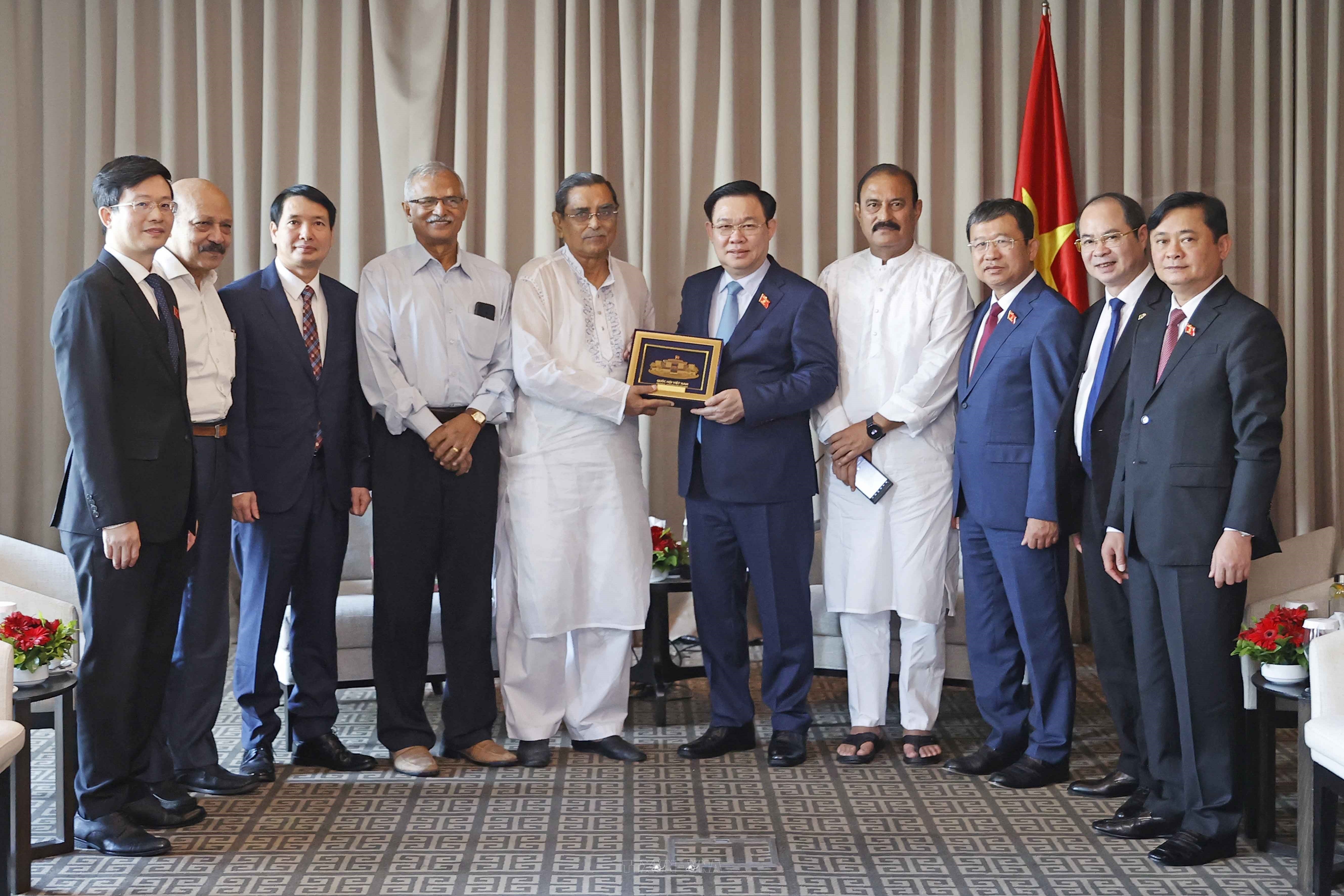 Cong Rashed Gro Chủ tịch Quốc hội Vương Đình Huệ tiếp lãnh đạo các chính đảng tại ...