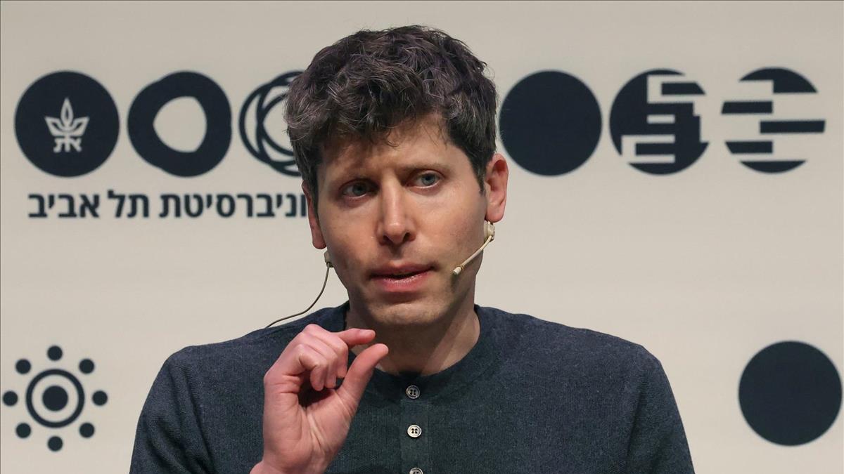 Biến động lớn của OpenAI khi CEO Sam Altman bị sa thải