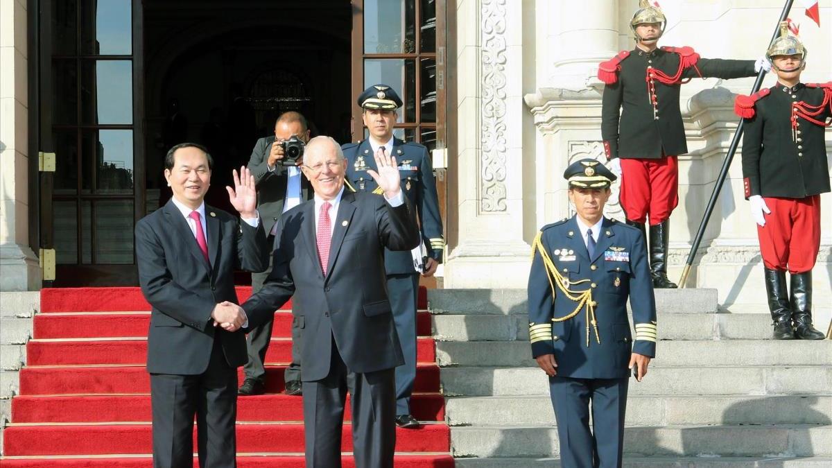 Chủ tịch nước Trần Đại Quang hội đàm với Tổng thống Peru nhân dịp tham dự Tuần lễ Cấp cao lần thứ 24 (APEC 2016) tại  Peru (18/11/2016) 