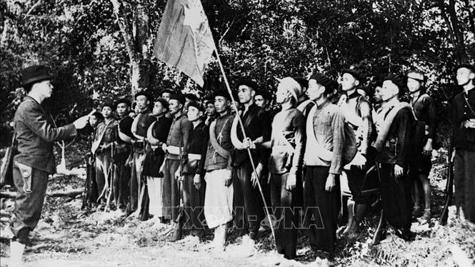 ĐỘI VIỆT NAM TRUYÊN TRUYỀN GIẢI PHÓNG QUÂN - tiền thân của Quân đội nhân dân Việt Nam