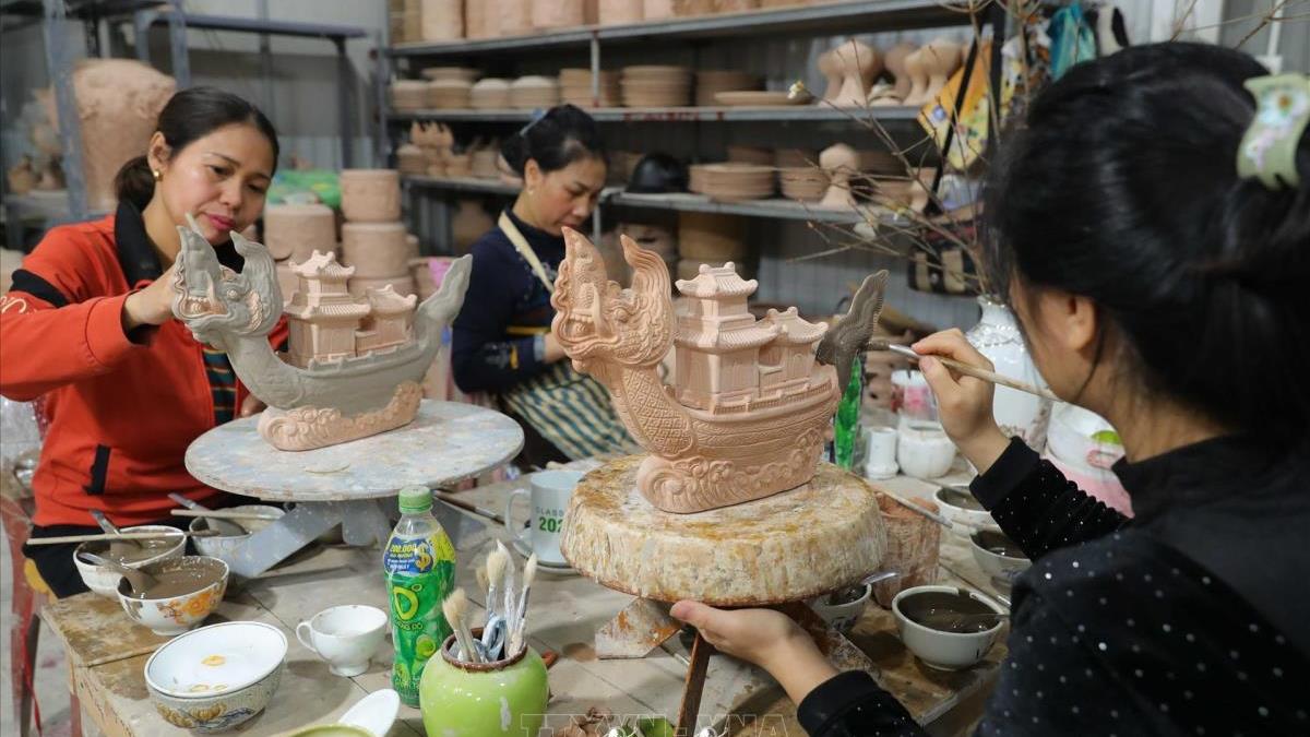 Nghề gốm sứ Bát Tràng (Hà Nội)