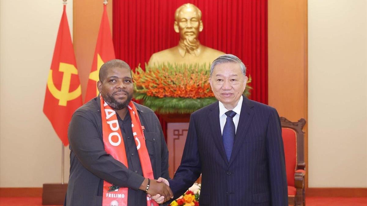 Tổng Thư ký Đảng Mặt trận giải phóng Mozambique Chakil Aboobacar dự Lễ kỷ niệm 50 năm Ngày Giải phóng miền Nam, thống nhất đất nước (30/4/1975-30/4/2025)