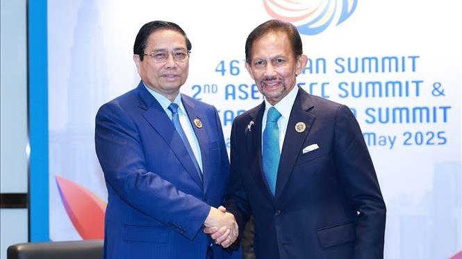 Thủ tướng Phạm Minh Chính gặp Quốc vương Brunei Darussalam Sultan Haji Hassanal Bolkiah, nhân dự Hội nghị Cấp cao ASEAN 46 tại Malaysia (27/5/2025)