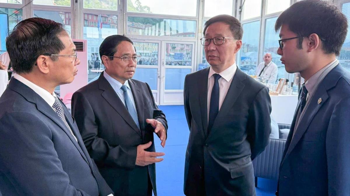 Thủ tướng Phạm Minh Chính gặp Phó Chủ tịch Trung Quốc Hàn Chính nhân dịp dự Hội nghị Đại dương Liên hợp quốc tại Pháp (9/6/2025)