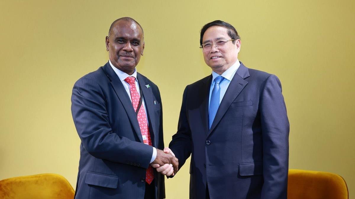 Thủ tướng Phạm Minh Chính gặp Thủ tướng Quần đảo Solomon Jeremiah Manele nhân dịp dự Hội nghị Đại dương Liên hợp quốc tại Pháp (9/6/2025)