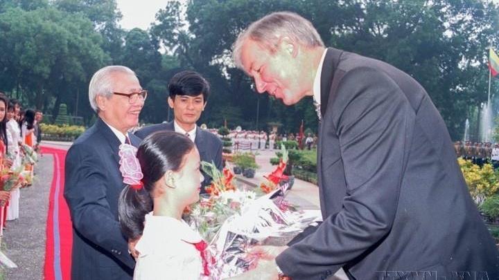 Thủ tướng Litva Adolfas Slezevicius thăm hữu nghị chính thức Việt Nam (27-28/9/1995)