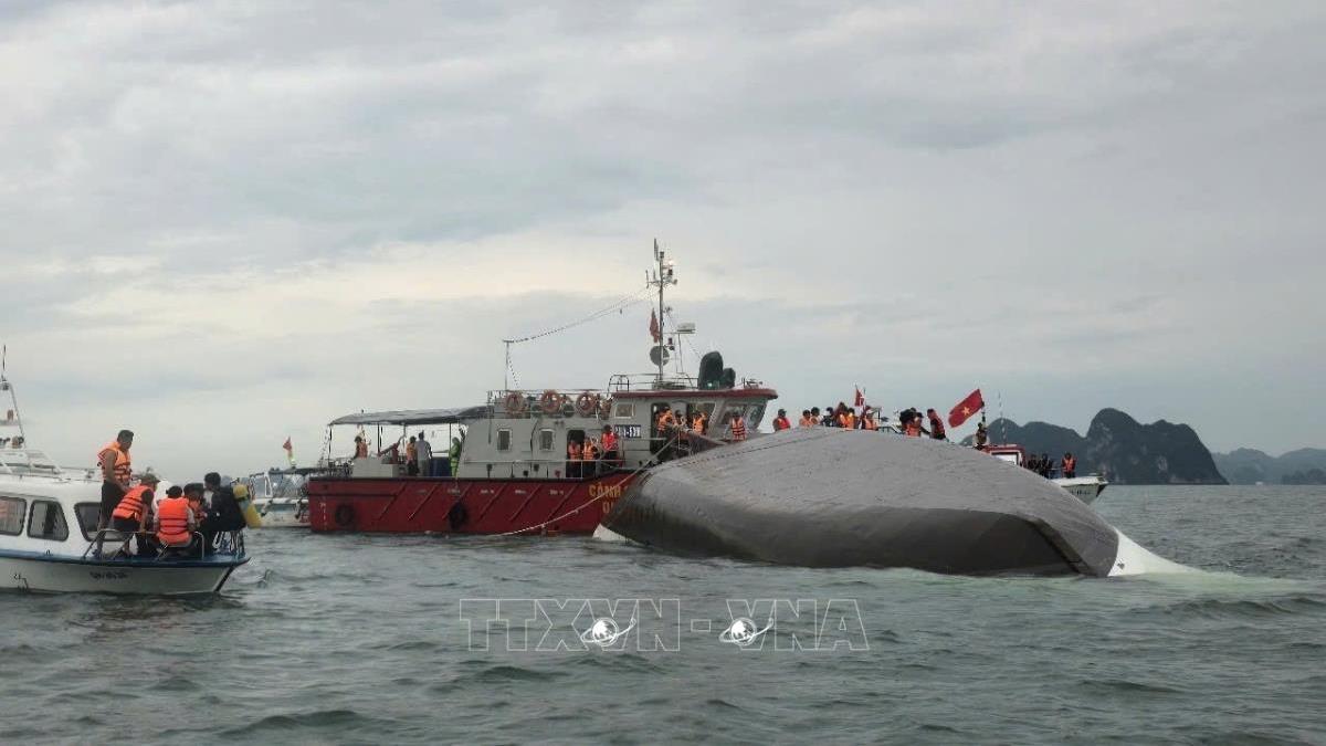 Lật tàu du lịch trên Vịnh Hạ Long làm 39 chết (19/7/2025)