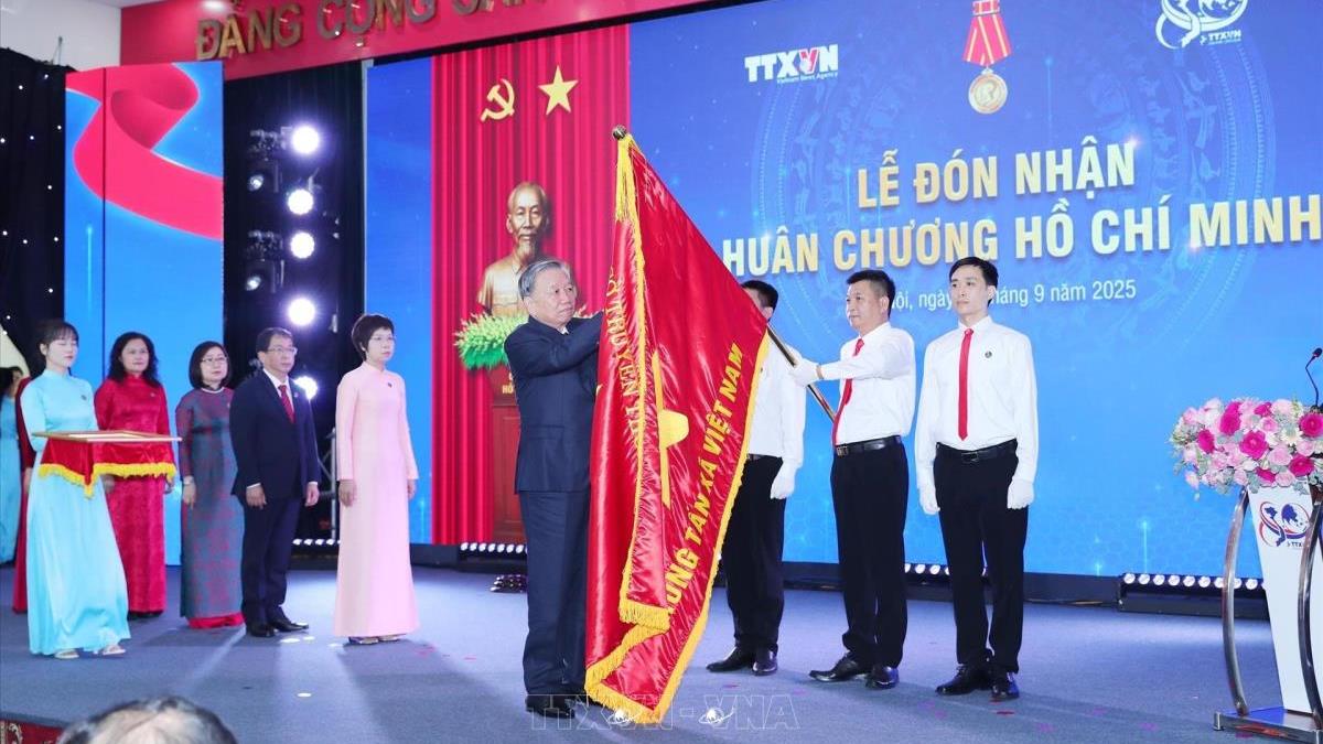 Tổng Bí thư Tô Lâm trao Huân chương Hồ Chí Minh lần thứ ba cho Thông tấn xã Việt Nam