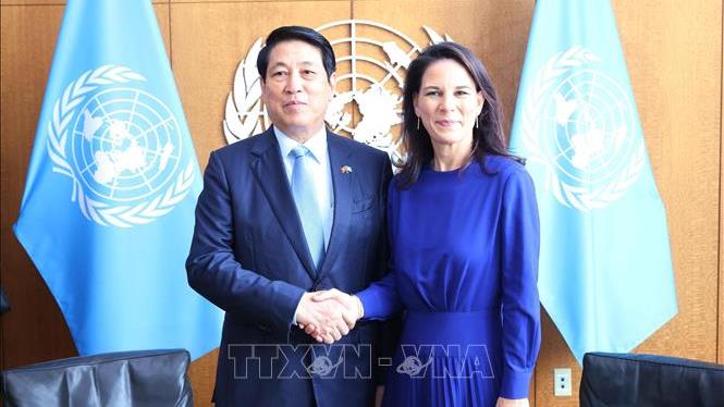 Chủ tịch nước Lương Cường gặp Chủ tịch Đại hội đồng Liên hợp quốc Annalena Baerbock, nhân dự Phiên Thảo luận chung cấp cao ĐHĐ LHQ Khóa 80 và hoạt động song phương tại Hoa Kỳ (24/9/2025)