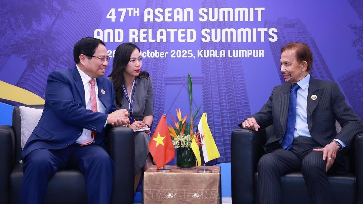 Thủ tướng Phạm Minh Chính gặp Quốc vương Brunei Darussalam Sultan Haji Hassanal Bolkiah nhân dịp dự Hội nghị Cấp cao ASEAN 47 tại Malaysia (28/10/2025)
