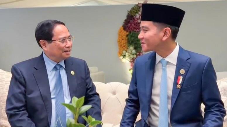 Thủ tướng Phạm Minh Chính gặp Phó Tổng thống Indonesia Gibran Rakabuming Rakan nhân dự Hội nghị Thượng đỉnh G20 tại Nam Phi (22/11/2025)