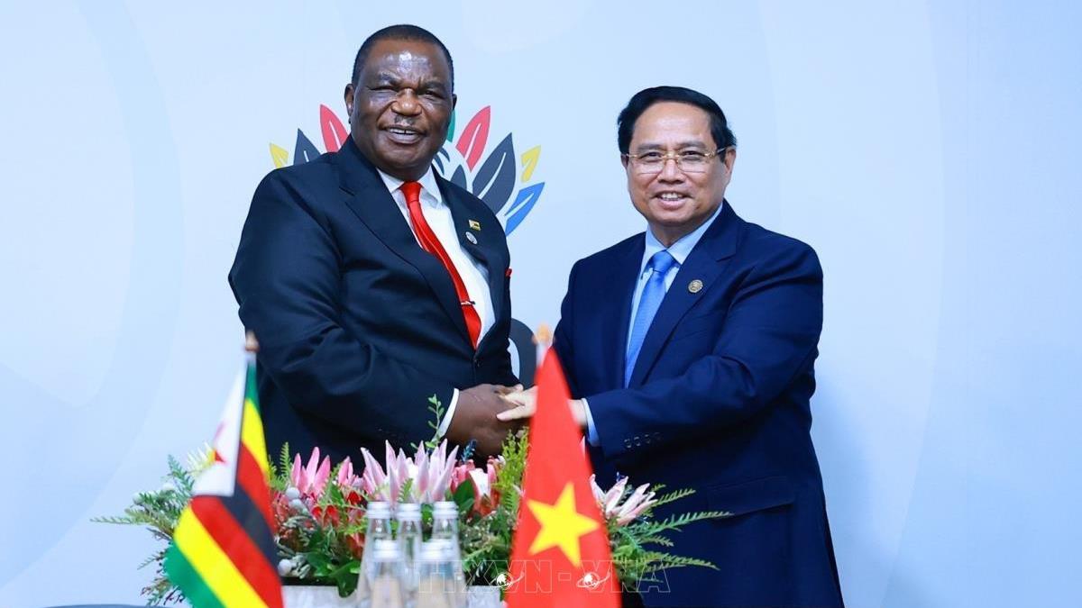 Thủ tướng Phạm Minh Chính gặp Phó Tổng thống Zimbabwe Constantino Chiwenga nhân dự Hội nghị Thượng đỉnh G20 tại Nam Phi (22/11/2025)