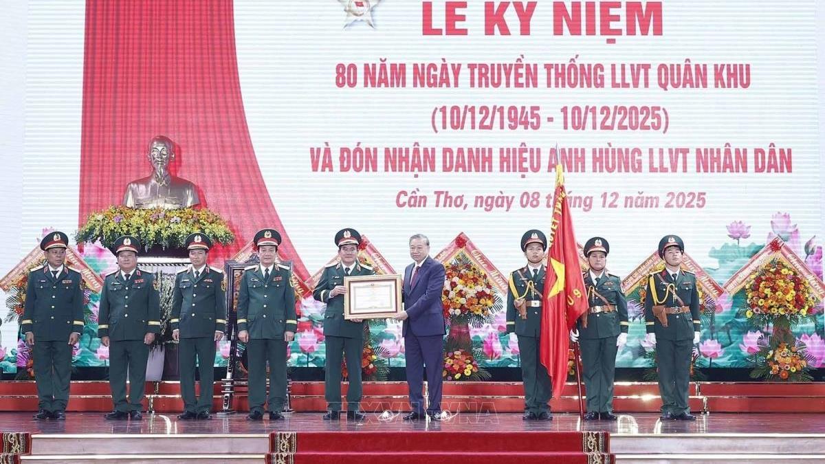 Tổng Bí thư Tô Lâm dự Lễ kỷ niệm 80 năm Ngày truyền thống Lực lượng vũ trang Quân khu 9 (10/12/1945 - 10/12/2025)