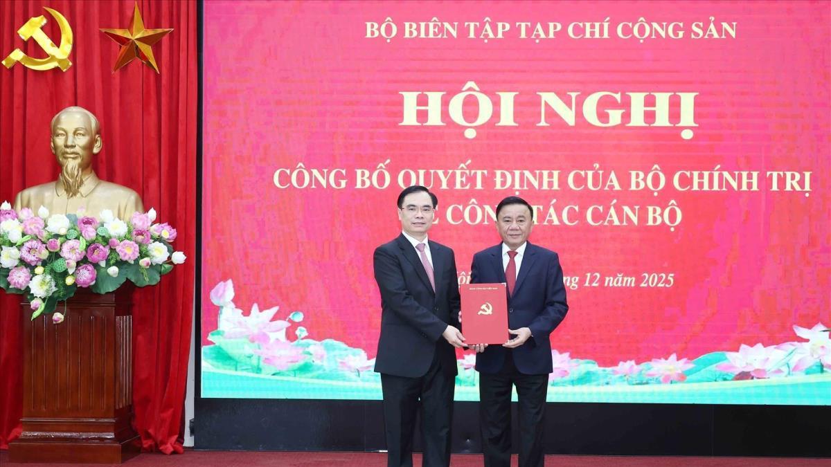 Đồng chí Trần Cẩm Tú dự Hội nghị công bố Quyết định của Bộ Chính trị về công tác cán bộ của Tạp chí Cộng sản