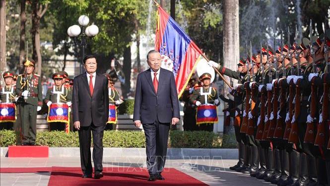 Lễ đón trọng thể Tổng Bí thư Tô Lâm tại thủ đô Viêng Chăn (Lào)