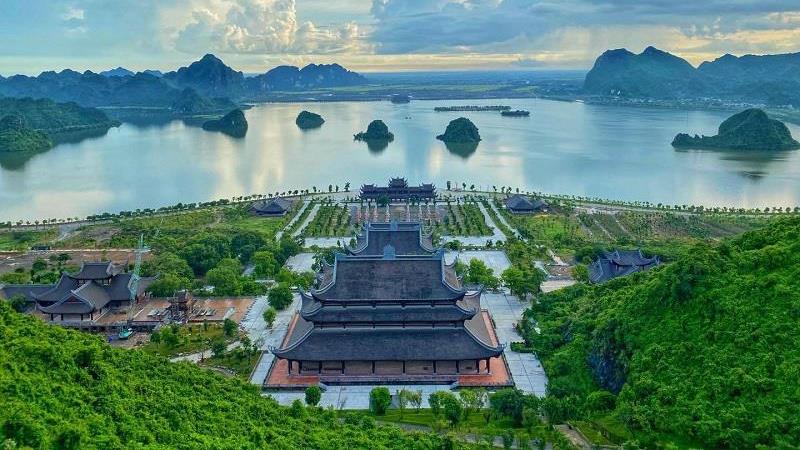 Quần thể danh thắng Tam Chúc (Ninh Bình)