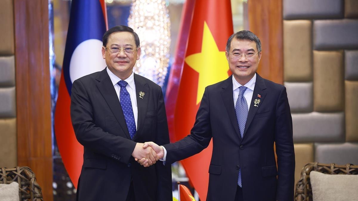 Thủ tướng Lê Minh Hưng tiếp xúc song phương Thủ tướng Lào Sonexay Siphandone tại Hội nghị Cấp cao ASEAN 48 (8/5/2026)