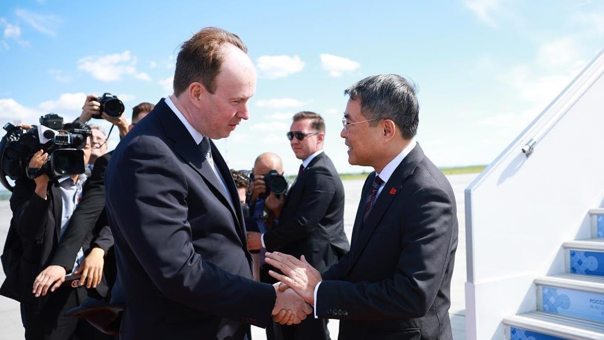 Thủ tướng Lê Minh Hưng đến Kazan dự Hội nghị Cấp cao kỷ niệm 35 năm quan hệ ASEAN - Nga