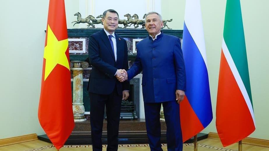 Thủ tướng Chính phủ Lê Minh Hưng gặp người đứng đầu Cộng hoà Tatarstan