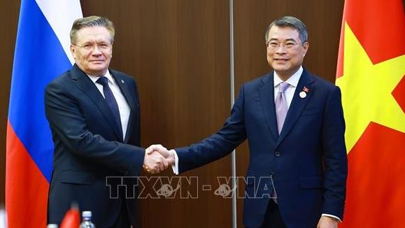 Thủ tướng Lê Minh Hưng tiếp các doanh nghiệp lớn của Nga