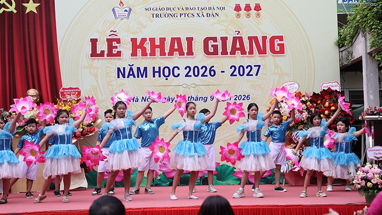             Cả nước tưng bừng khai giảng năm học mới 2026-2027        