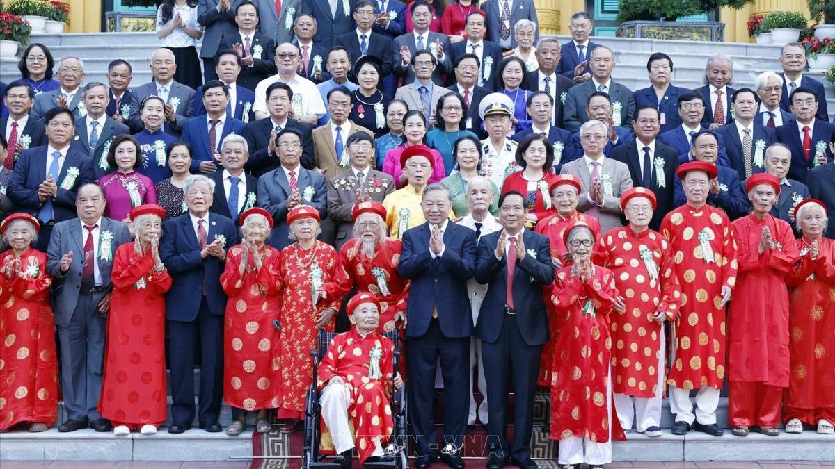 Người cao tuổi Việt Nam
