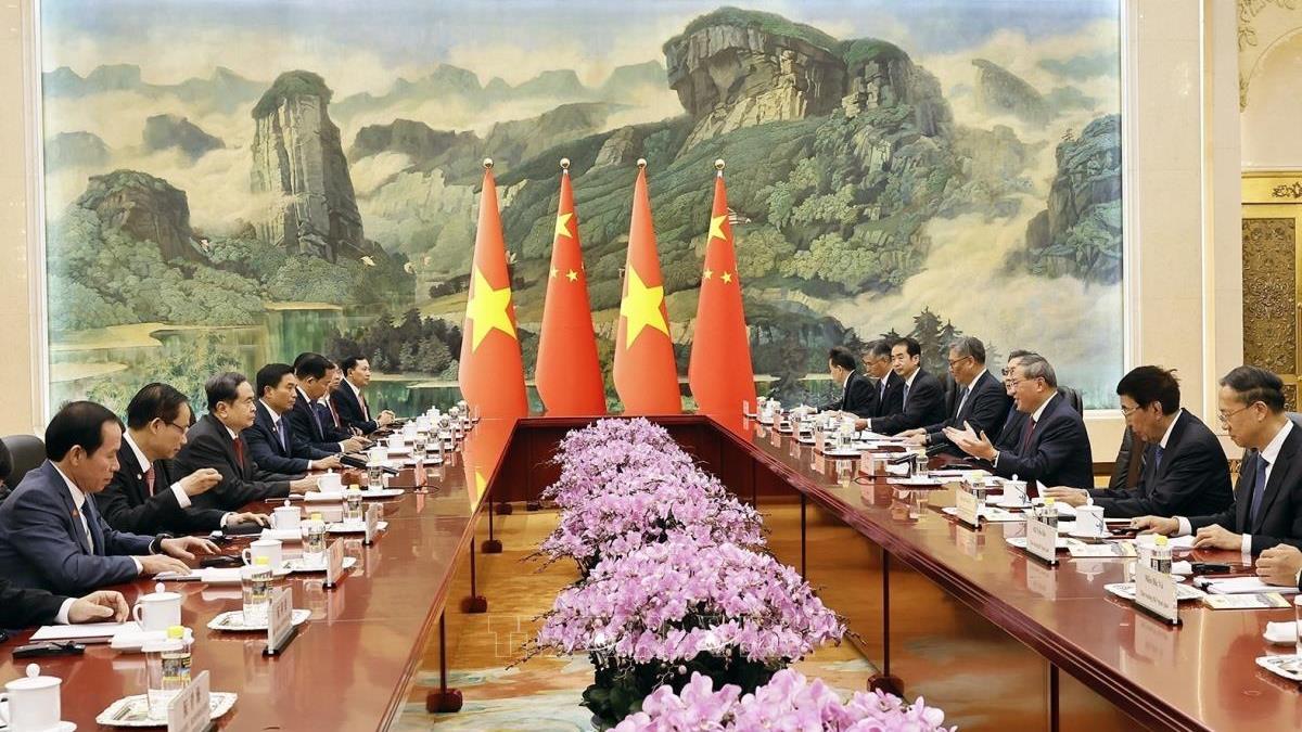             Chủ tịch Quốc hội Trần Thanh Mẫn hội kiến Thủ tướng Quốc vụ viện Trung Quốc Lý Cường