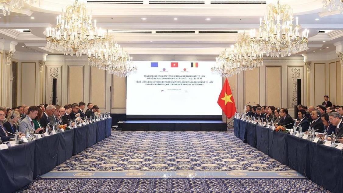 Tọa đàm cấp cao giữa Tổng Bí thư, Chủ tịch nước Tô Lâm với lãnh đạo doanh nghiệp tiêu biểu châu Âu và Bỉ