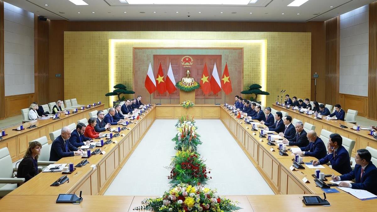 Thủ tướng Lê Minh Hưng hội đàm với Thủ tướng Ba Lan