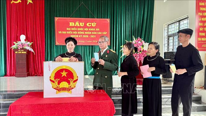  Hoàn thành bỏ phiếu bầu cử đại biểu Quốc hội và đại biểu HĐND các cấp 