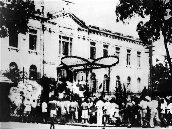 Cách mạng Tháng Tám (19/8/1945)