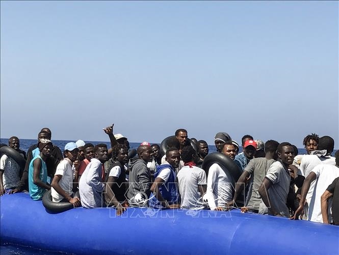 Di cư bất hợp pháp