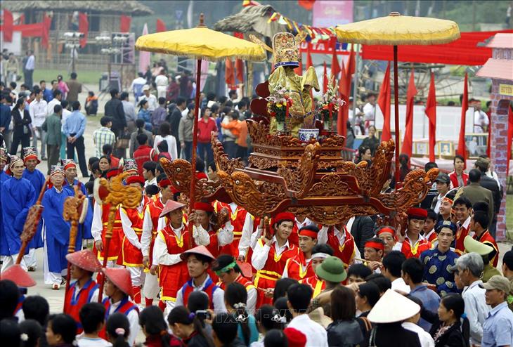 Tín ngưỡng thờ cúng Hùng vương  (UNESCO ghi danh năm 2012)