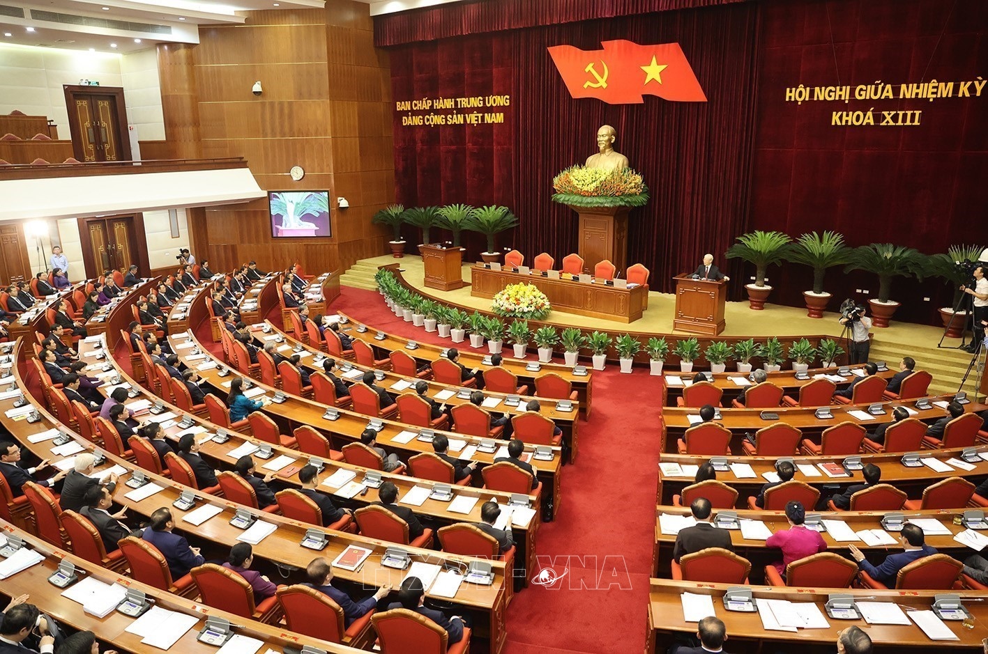 Nửa nhiệm kỳ thực hiện Nghị quyết Đại hội XIII của Đảng