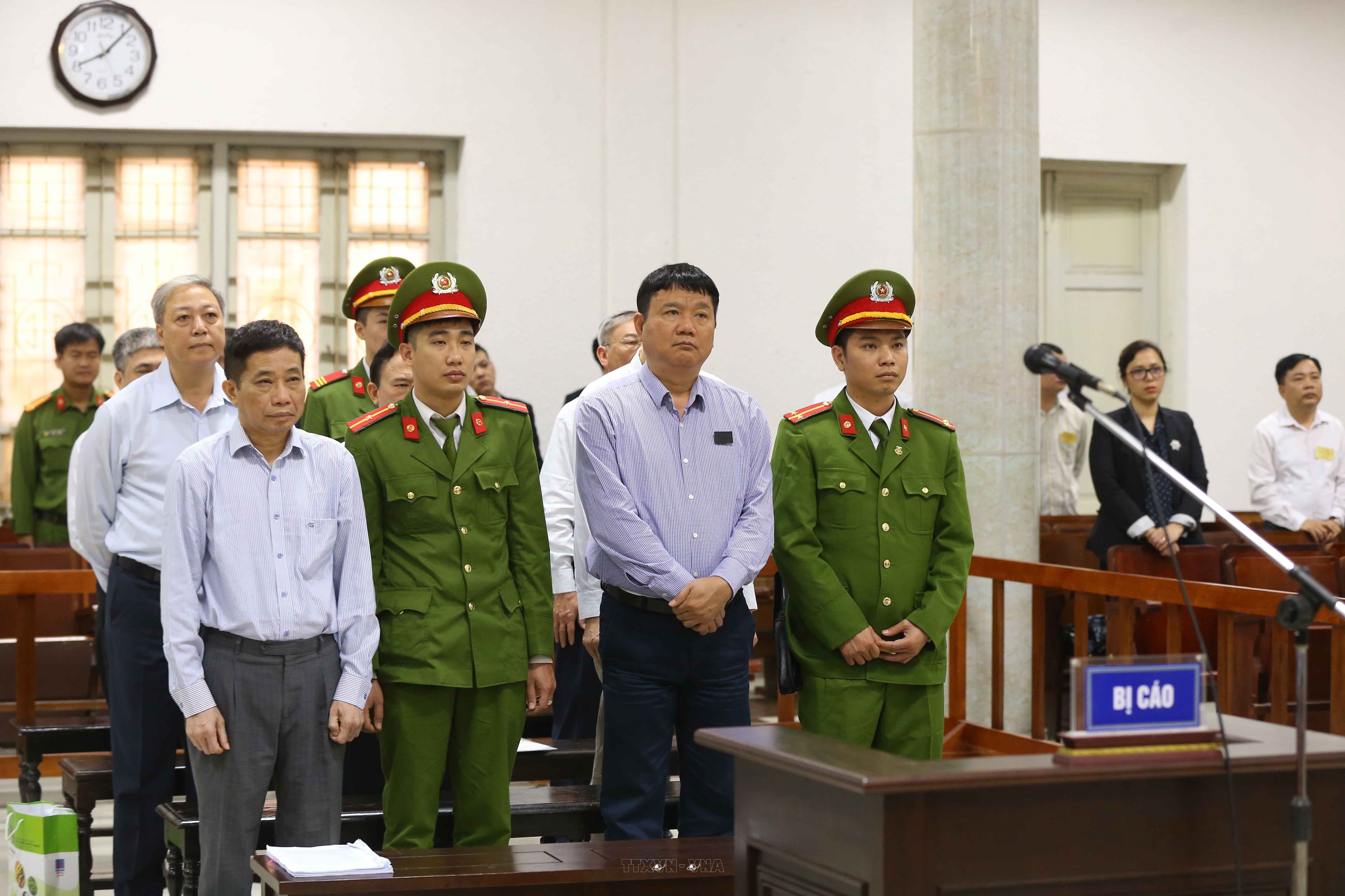 Vụ án góp vốn 800 tỷ đồng của PVN vào Oceanbank (Sơ thẩm 3/2018, Phúc thẩm 6/2018)