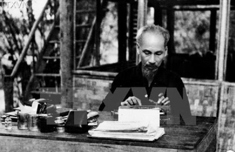 Chủ tịch Hồ Chí Minh: dấu ấn sự kiện mỗi ngày