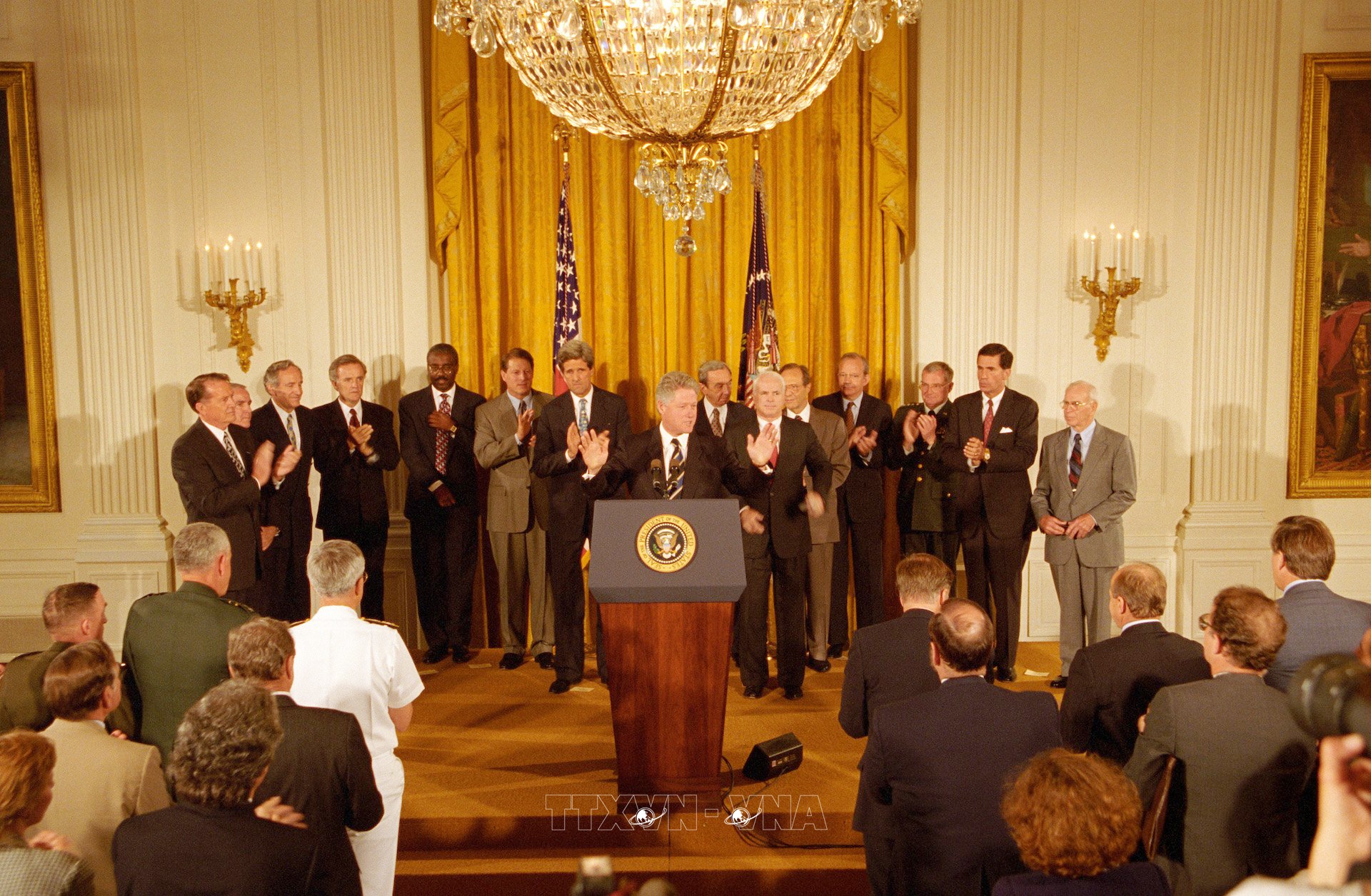 Việt Nam và Hoa Kỳ chính thức thiết lập quan hệ ngoại giao (12/7/1995)