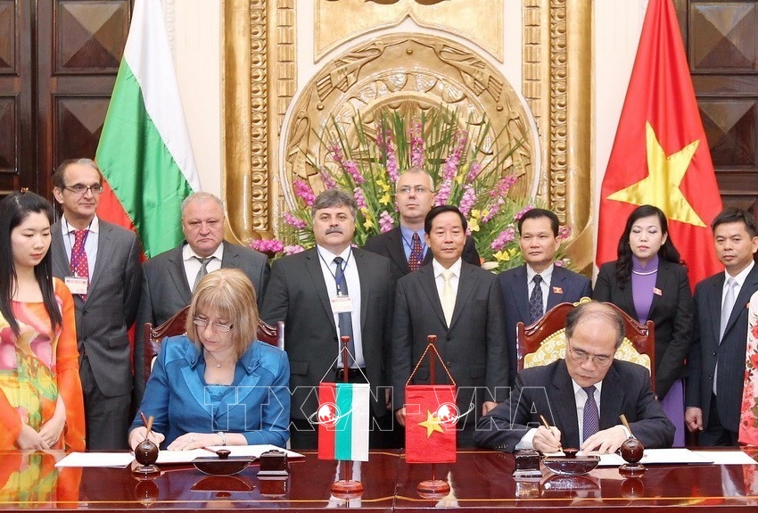 Chủ tịch Quốc hội Cộng hòa Bulgaria Tsetska Tsacheva thăm chính thức Việt Nam (14-17/4/2012)