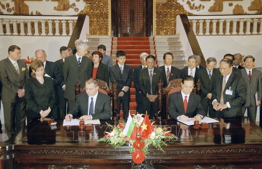 Thủ tướng Cộng hòa Bulgaria Sergei Stanishev thăm chính thức Việt Nam (23-25/11/2006)