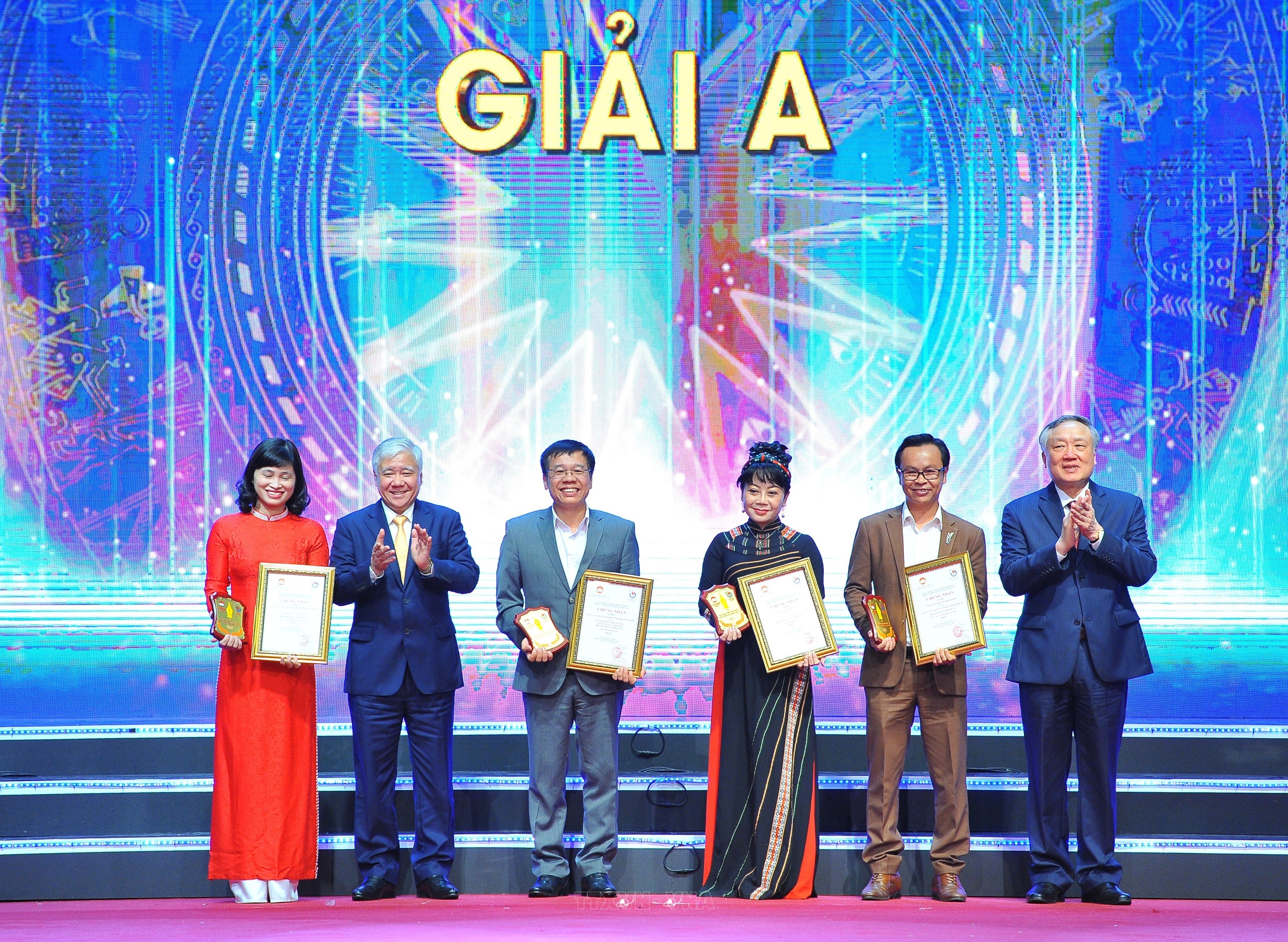 Giải báo chí toàn quốc phòng, chống tham nhũng, tiêu cực (lần thứ ba, năm 2020-2021)