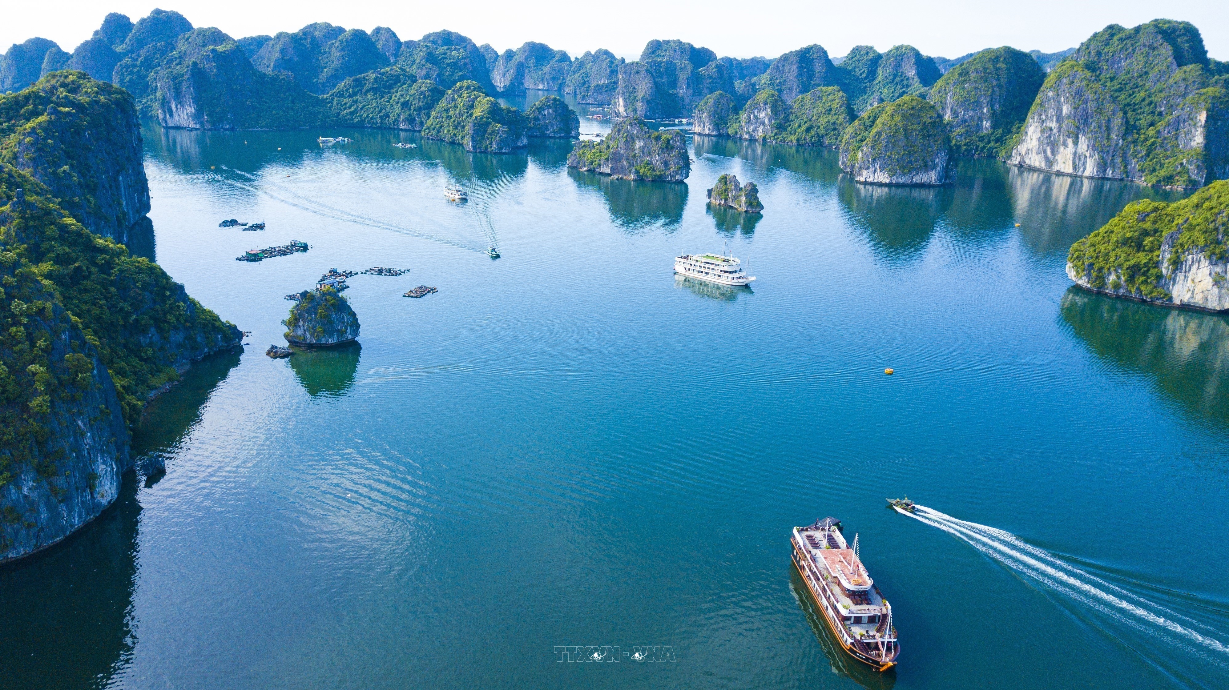 Khu dự trữ sinh quyển Cát Bà (UNESCO công nhận ngày 2/12/2004)