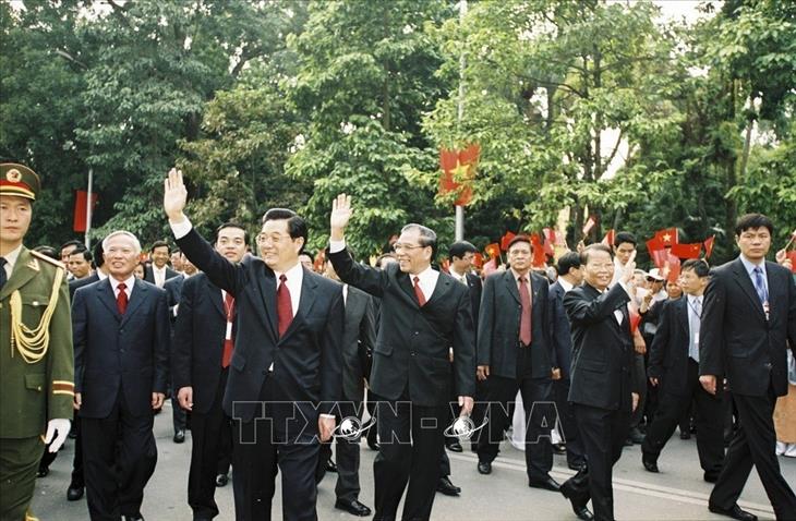 Tổng Bí thư, Chủ tịch Trung Quốc Hồ Cẩm Đào thăm hữu nghị chính thức Việt Nam (31/10-2/11/2005)