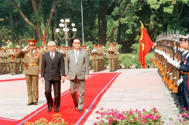 Thủ tướng Trung Quốc Lý Bằng thăm hữu nghị chính thức Việt Nam (30/11 - 4/12/1992)