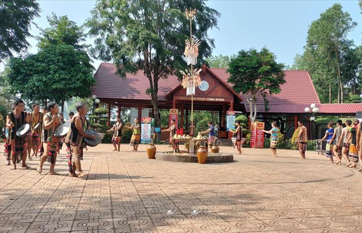 Dân tộc Xtiêng (Stiêng)