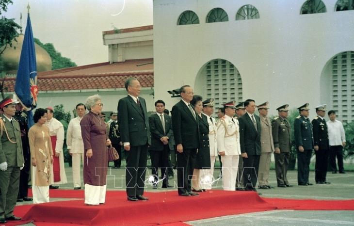 Chủ tịch nước Lê Đức Anh thăm hữu nghị chính thức Philippines (29/11 - 2/12/1995)