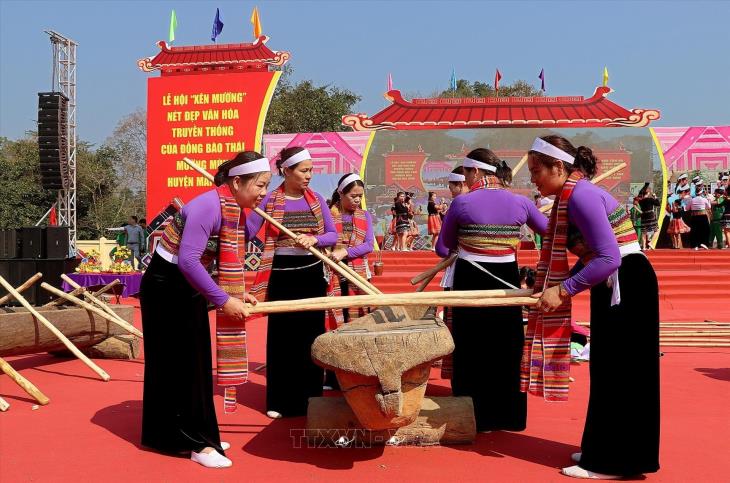Tập quán xã hội và tín ngưỡng Keng Loóng của người Thái (Mai Châu, Hòa Bình)