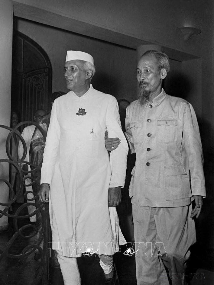 Thủ tướng  Ấn Độ Jawaharlal Nehru thăm Việt Nam ngày 17/10/1954