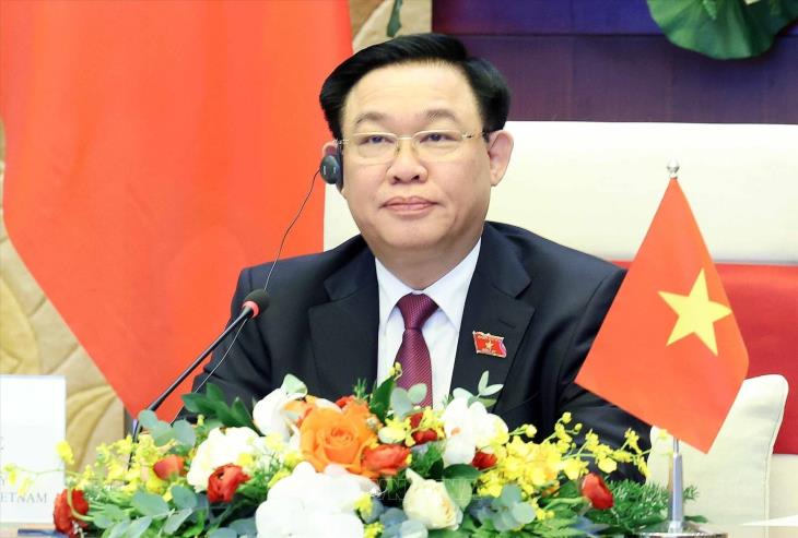 Chủ tịch Quốc hội Vương Đình Huệ điện đàm với Chủ tịch Thượng viện Campuchia Hun Sen (5/4/2024)