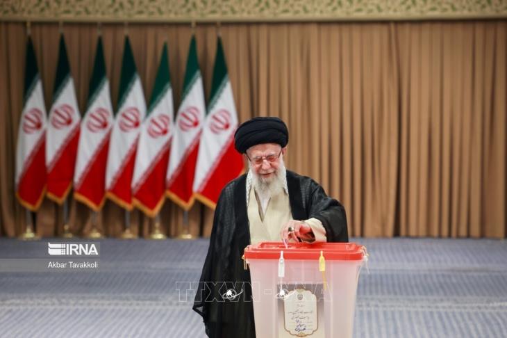 Iran tổ chức vòng 2 cuộc bầu cử Tổng thống lần thứ 14