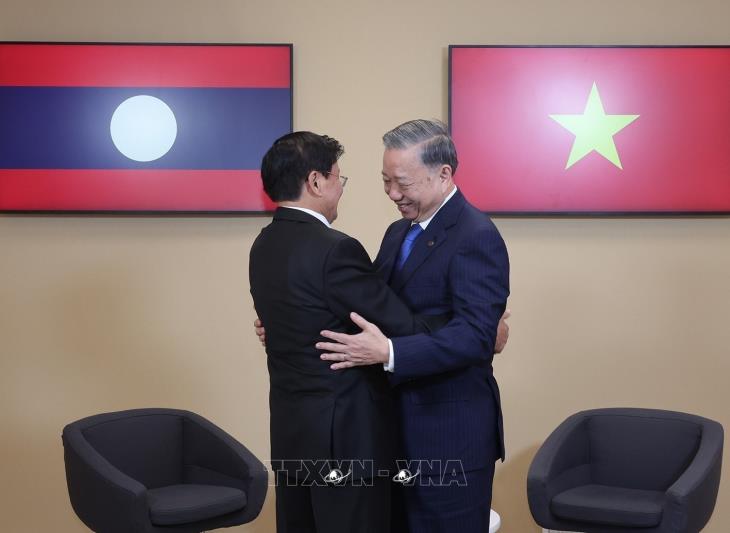Tổng Bí thư, Chủ tịch nước Tô Lâm gặp Tổng Bí thư, Chủ tịch nước Lào trong khuôn khổ Hội nghị Cấp cao Pháp ngữ lần thứ 19 (5/10/2024)